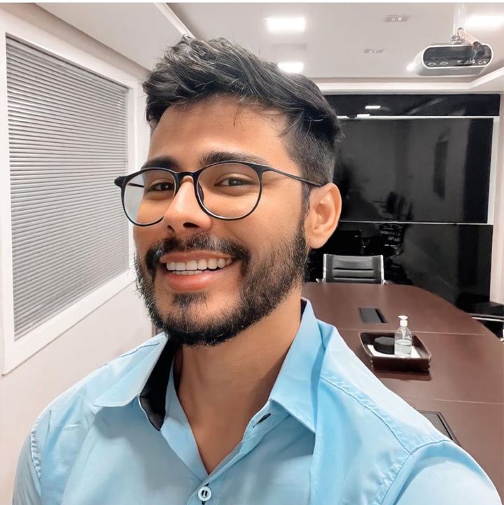 Dr. Lucas Maciel Pereira